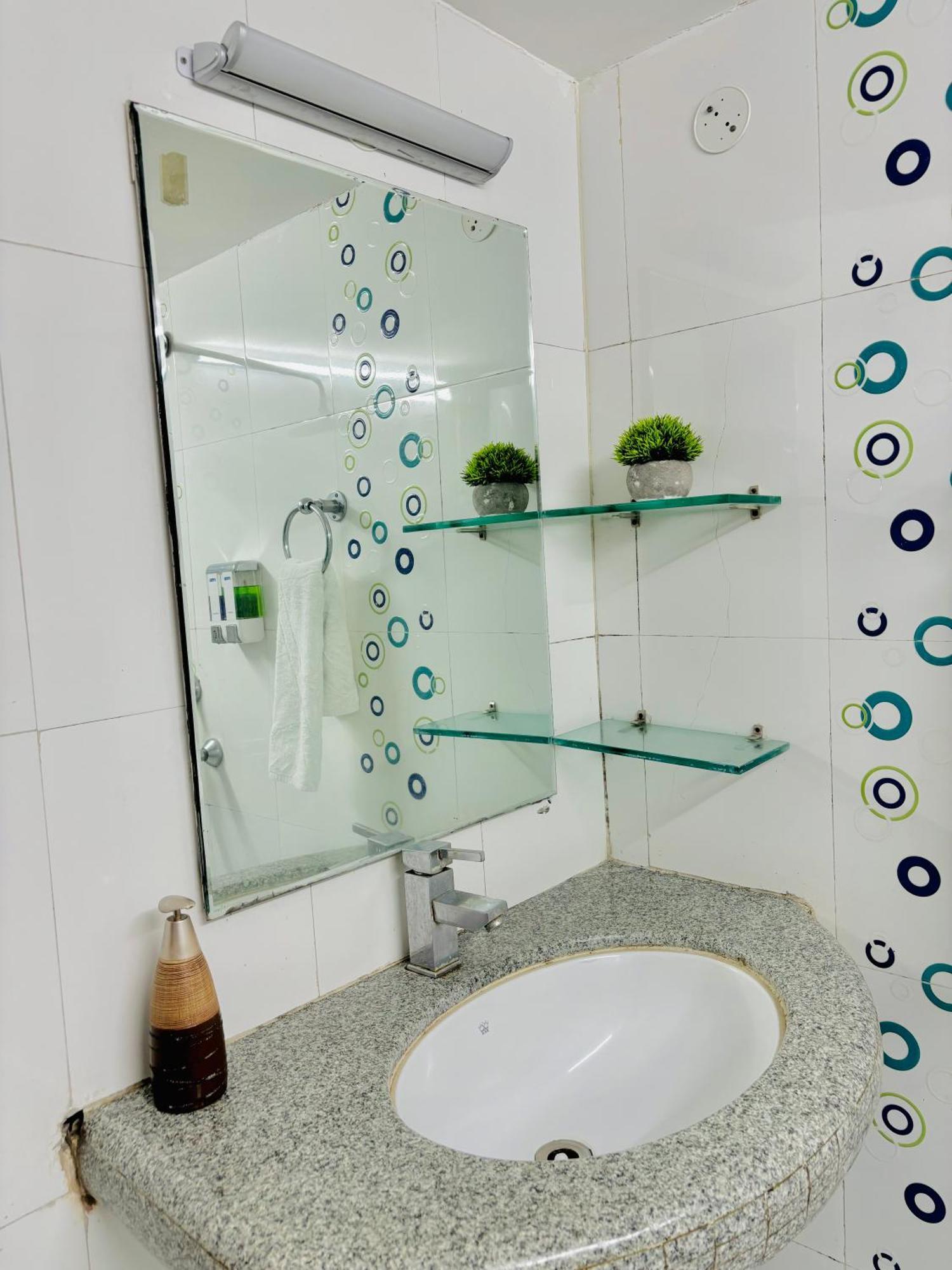 Royal Palms Luxury Service Apartment Nagpur Bilik gambar
